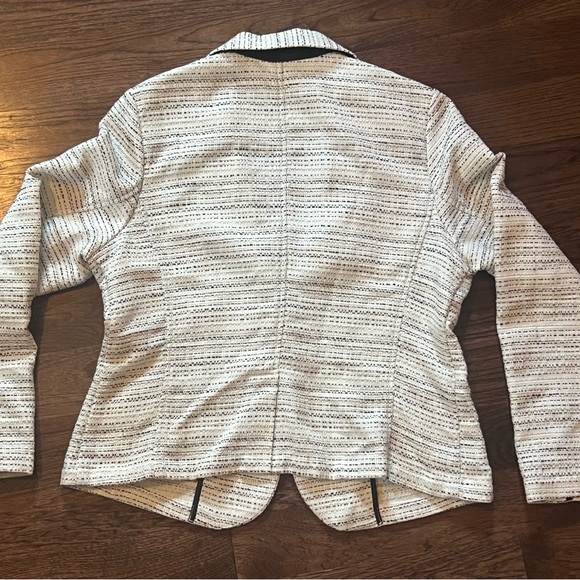 Cabi Womens White Black Static Striped Long Sleeve Suit Jacket Blazer - Picture 10 of 10